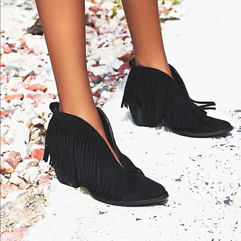 Nib Black Distressed Fringe Top Split Boho Bootie - image 1